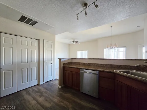 $1,535 | 9303 Gilcrease Avenue, Unit 2211, Las Vegas, NV 89149
