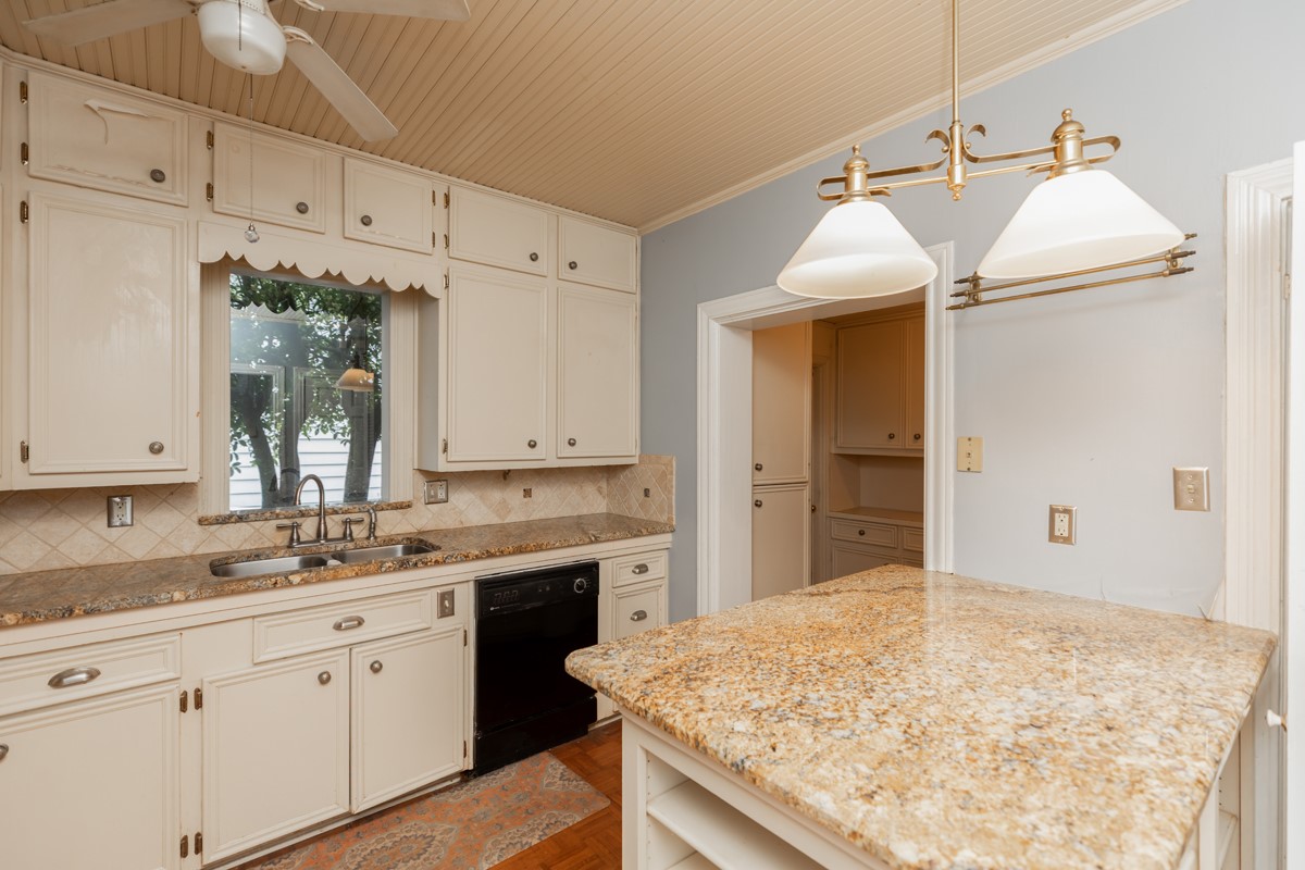 606 22nd Street Beaumont, TX 77706 - Photo 18 of 40