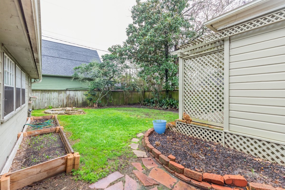 606 22nd Street Beaumont, TX 77706 - Photo 36 of 40