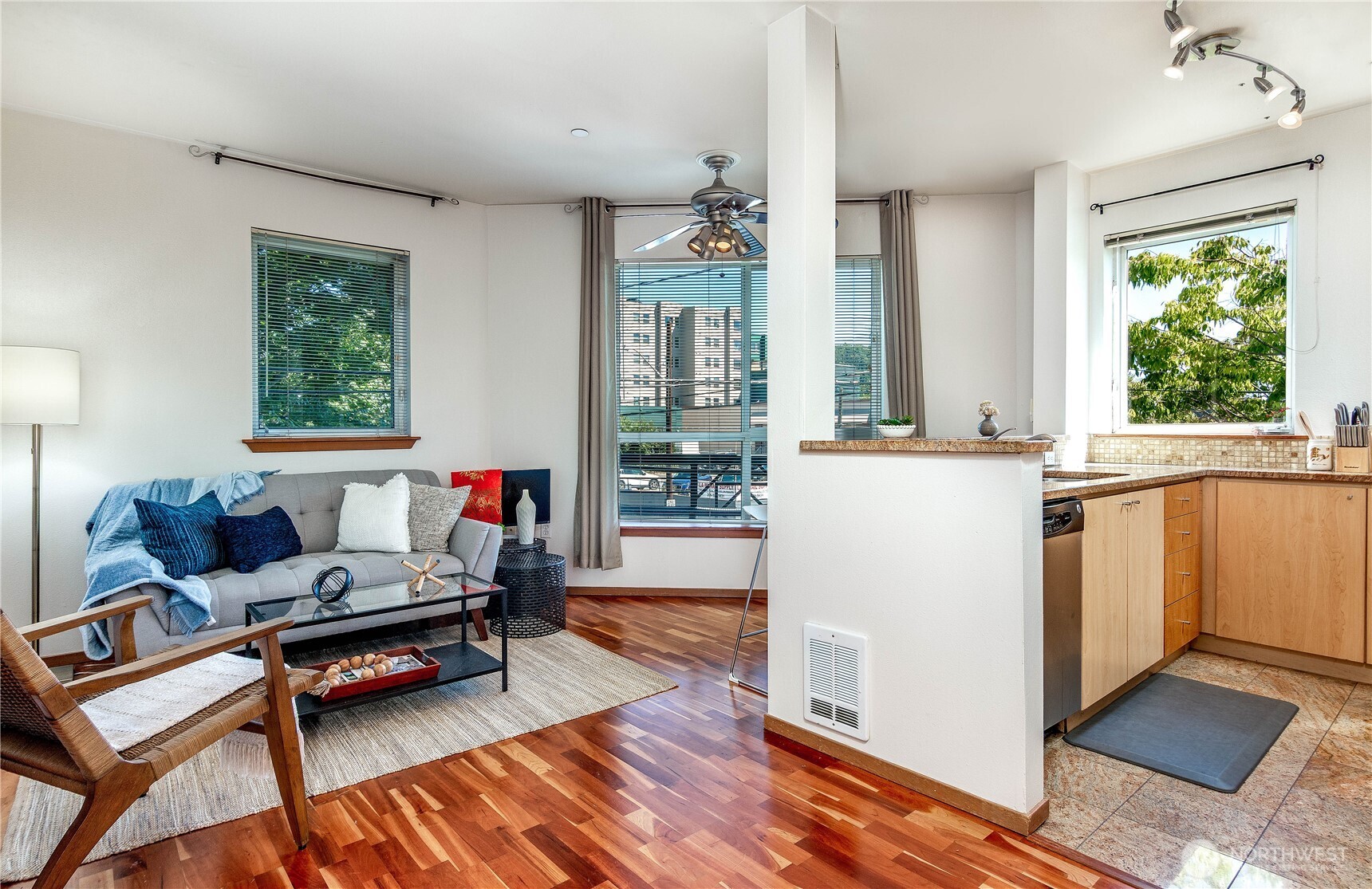 668 South Lane Street, Unit 314 Seattle, WA 98104 - Photo 11 of 29 Gallery Image 11