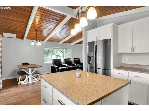 $575,000 | 93215 Long Tom Drive, Cheshire, OR 97419