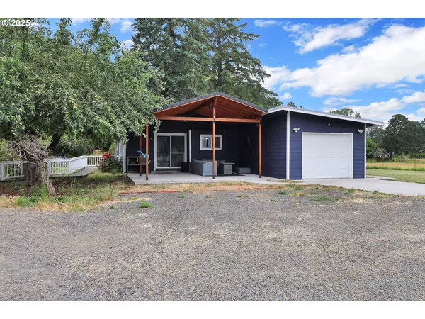 $575,000 | 93215 Long Tom Drive, Cheshire, OR 97419