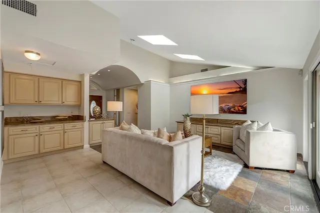 $3,200,000 | 18862 Via Palatino, Irvine, CA 92603