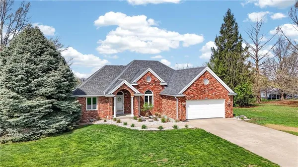 $500,000 | 1504 Hillcrest Court, Atchison, KS 66002