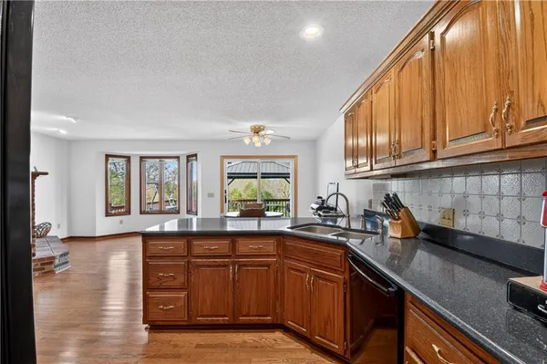 $500,000 | 1504 Hillcrest Court, Atchison, KS 66002