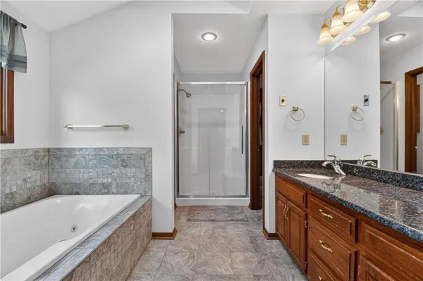 $500,000 | 1504 Hillcrest Court, Atchison, KS 66002