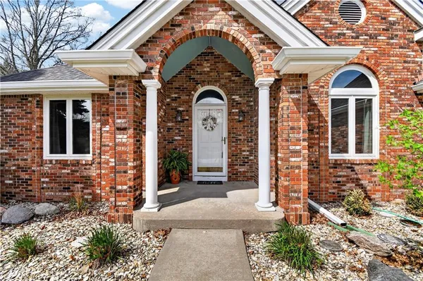 $500,000 | 1504 Hillcrest Court, Atchison, KS 66002
