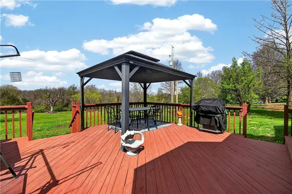 $500,000 | 1504 Hillcrest Court, Atchison, KS 66002