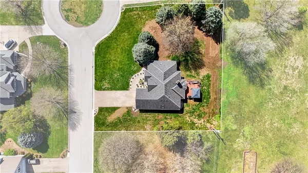 $500,000 | 1504 Hillcrest Court, Atchison, KS 66002