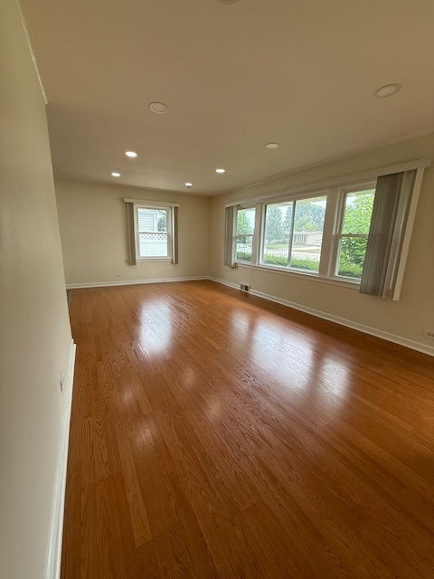 922 South Wolf Road Des Plaines, IL 60016 - Photo 2 of 14 Gallery Image 2