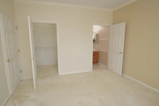 $259,900 | 16242 Tomahawk Lake Court, Crest Hill, IL 60403