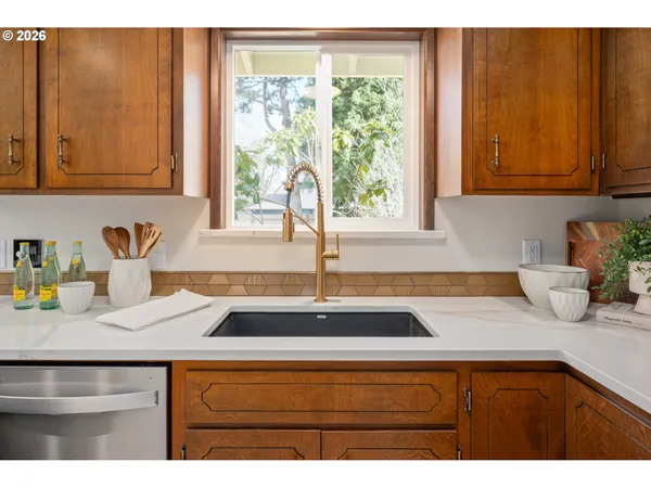 $438,000 | 1153 Elizabeth Street, Eugene, OR 97402