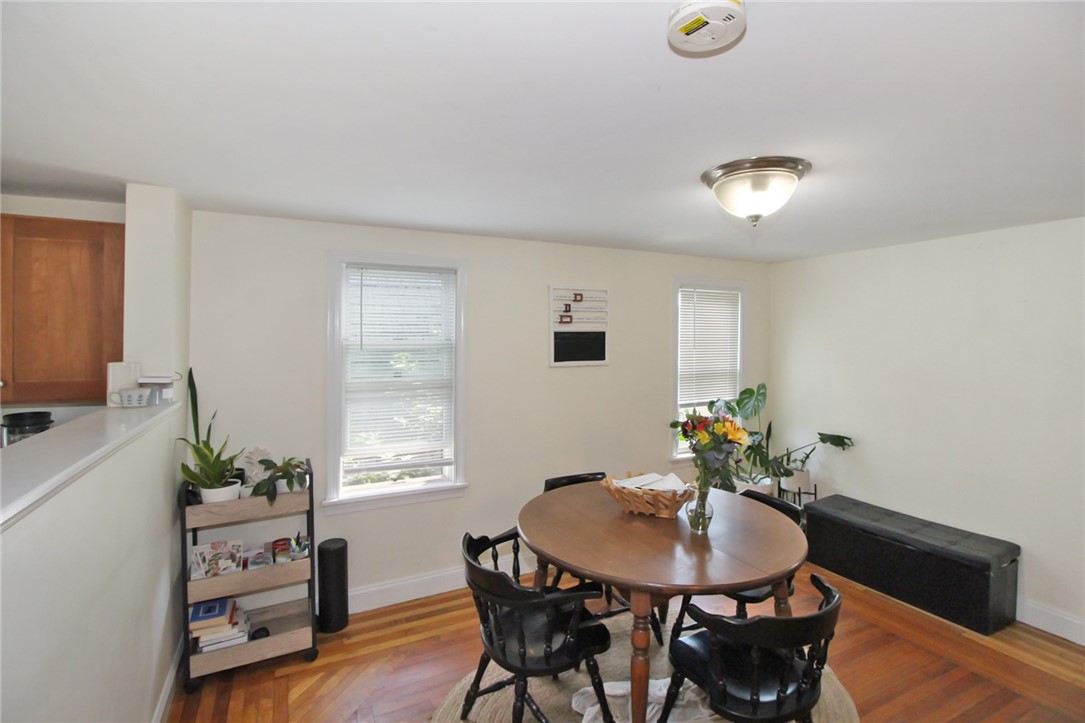 342 Spring Street, Unit 2 Newport, RI 02840 - Photo 11 of 17 Dinbing area