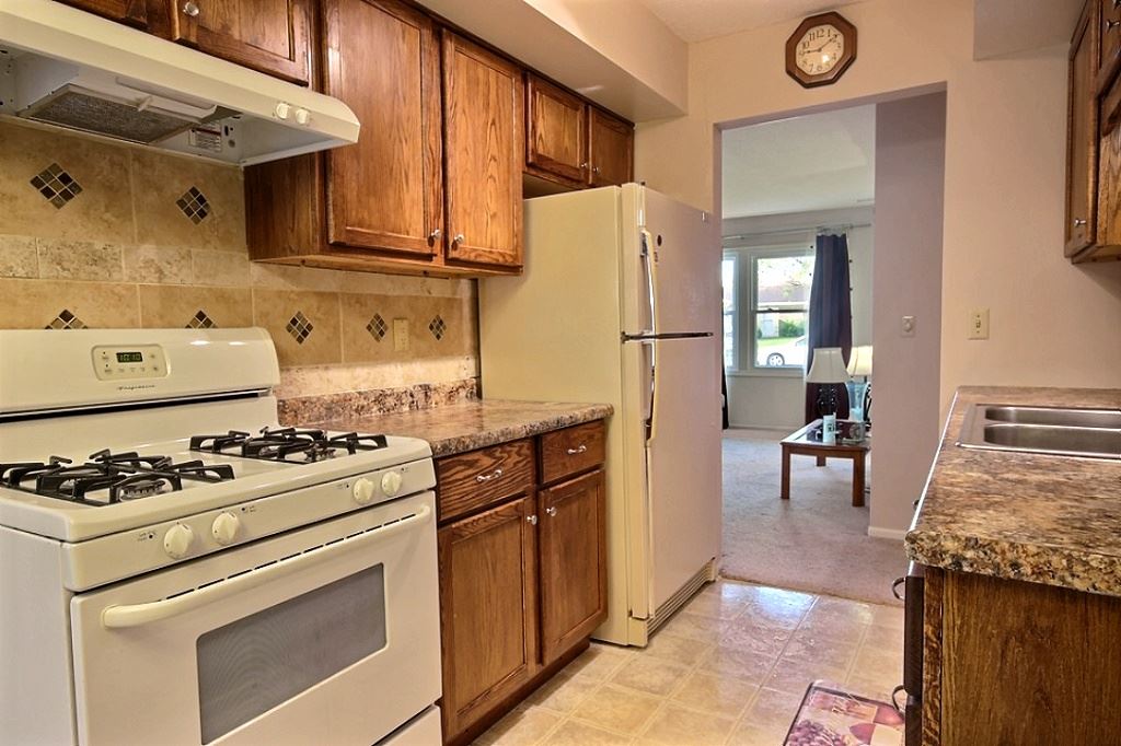 8921 Mariners Ridge Drive Fort Wayne, IN 46819 - Photo 7 of 21