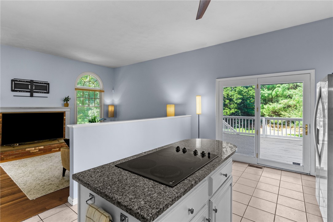 80 Howland Road East Greenwich, RI 02818 - Photo 10 of 34