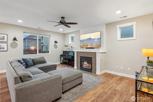 $699,999 | 26219 171st Place Southeast, Covington, WA 98042