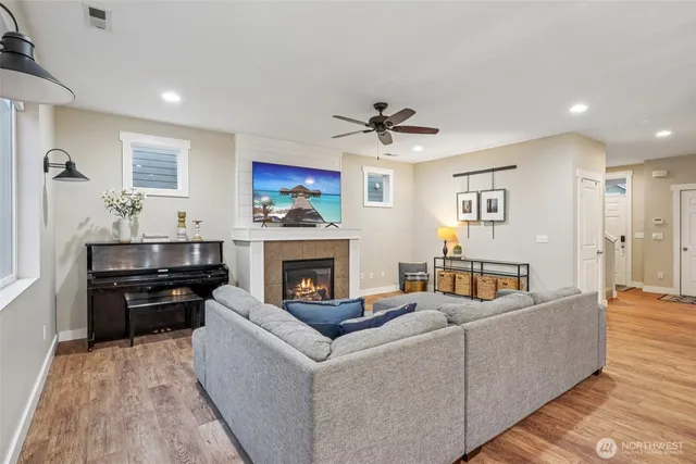 $699,999 | 26219 171st Place Southeast, Covington, WA 98042