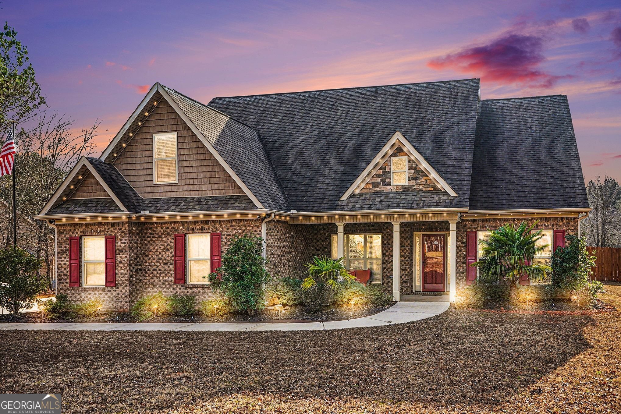 817 Smallwood Trace Hampton, GA 30228 - Photo 4 of 41 Showing Christmas Lighting in place