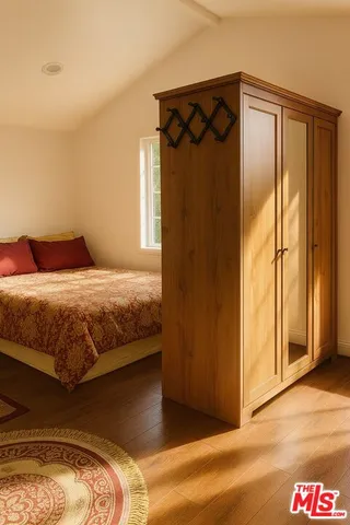 $2,000 | 5240 Buffalo Avenue, Sherman Oaks, CA 91401