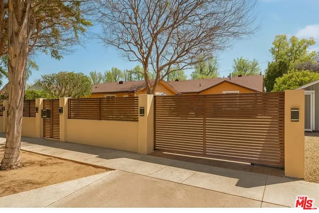 $2,000 | 5240 Buffalo Avenue, Sherman Oaks, CA 91401