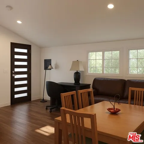 $2,000 | 5240 Buffalo Avenue, Sherman Oaks, CA 91401