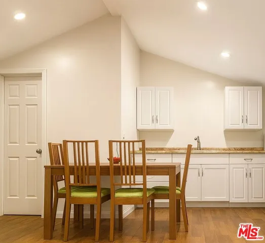 $2,000 | 5240 Buffalo Avenue, Sherman Oaks, CA 91401