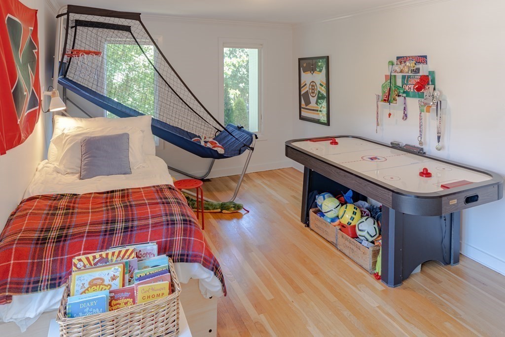 4 Wallingford Road Marblehead, MA 01945 - Photo 24 of 31