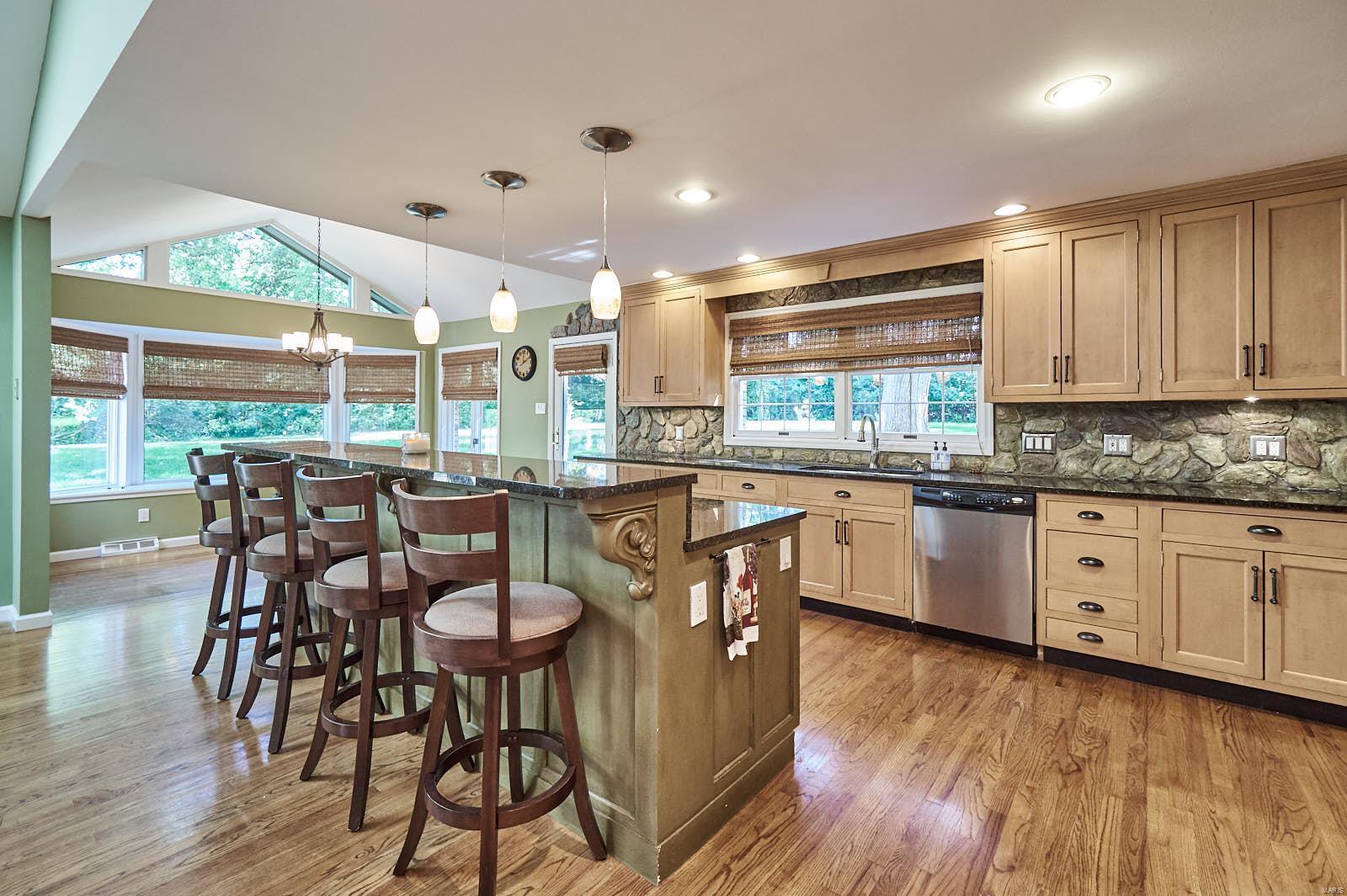 23 Broadview Farm Road St. Louis, MO 63141 - Photo 11 of 61 Gallery Image 11