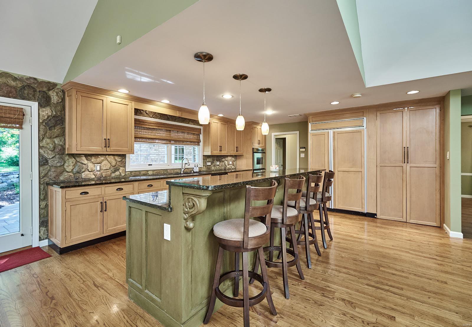 23 Broadview Farm Road St. Louis, MO 63141 - Photo 12 of 61 Gallery Image 12