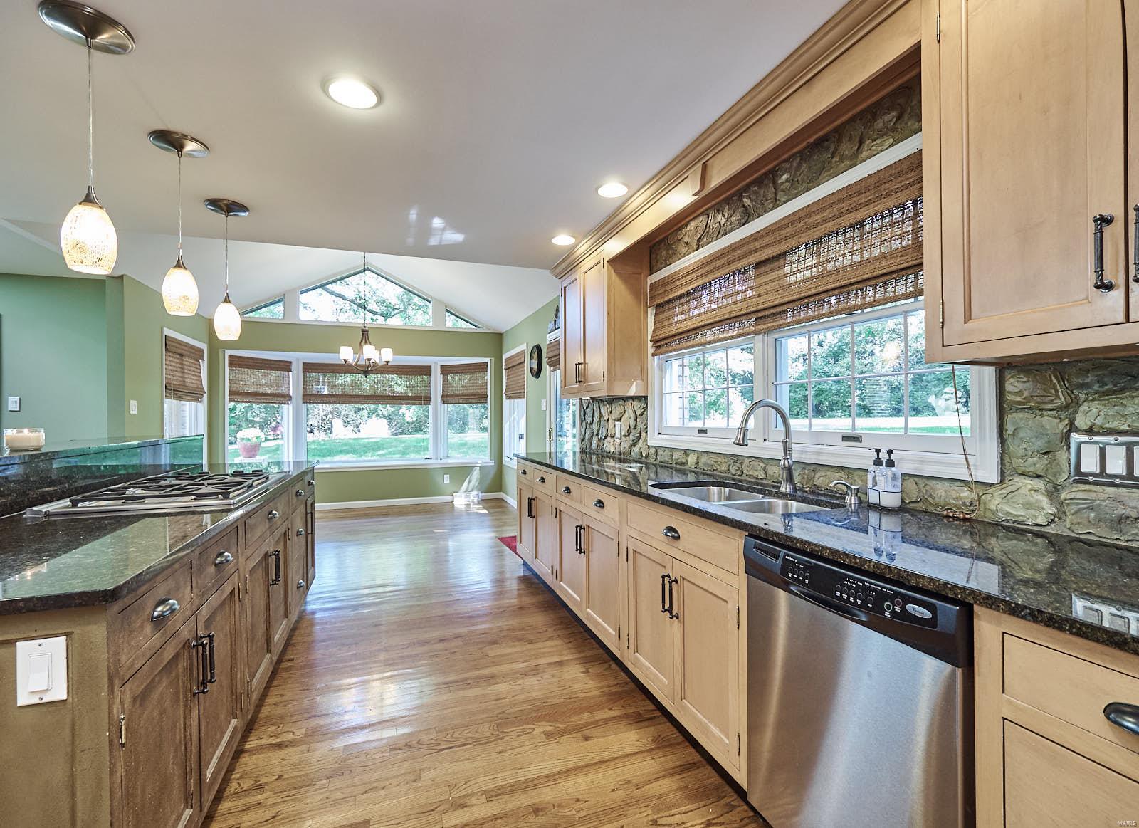 23 Broadview Farm Road St. Louis, MO 63141 - Photo 15 of 61 Gallery Image 15