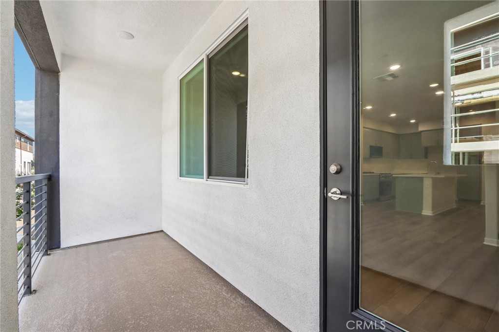 9536 Hannah Way Riverside, CA 92503 - Photo 5 of 32