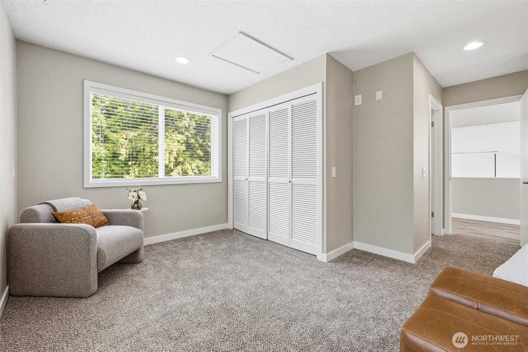 1535 Ten Mile Road Everson, WA 98247 - Photo 17 of 40 a living room with furniture and a window