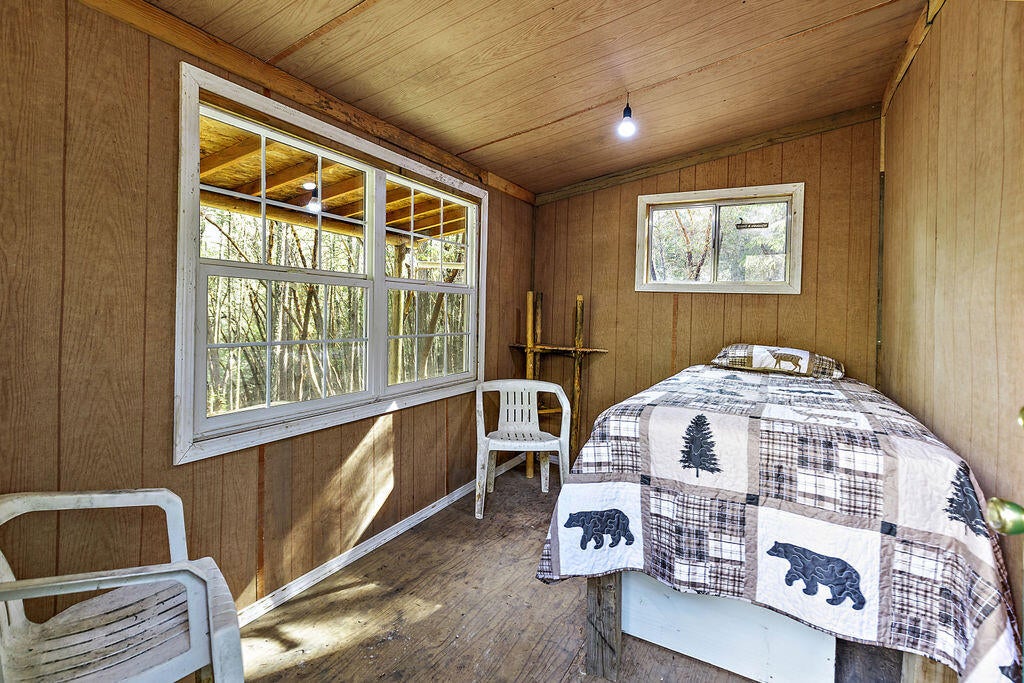 4766 Andrews Road Medford, OR 97501 - Photo 64 of 71 Hunters cabin furnished
