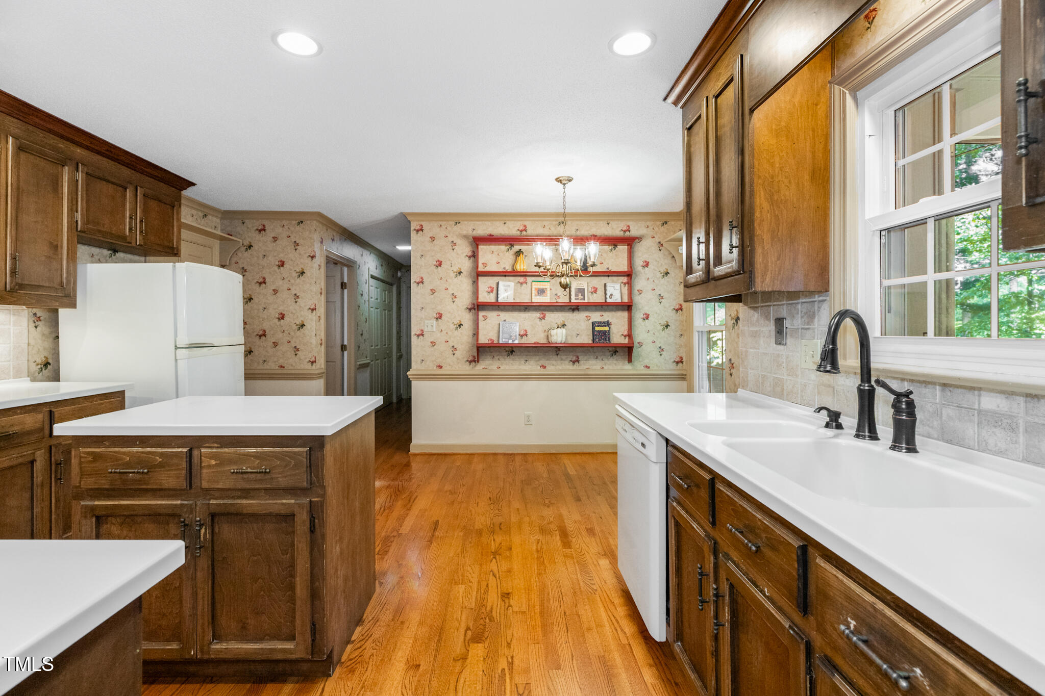 6904 Aspen Court Raleigh, NC 27615 - Photo 21 of 51 Kitchen