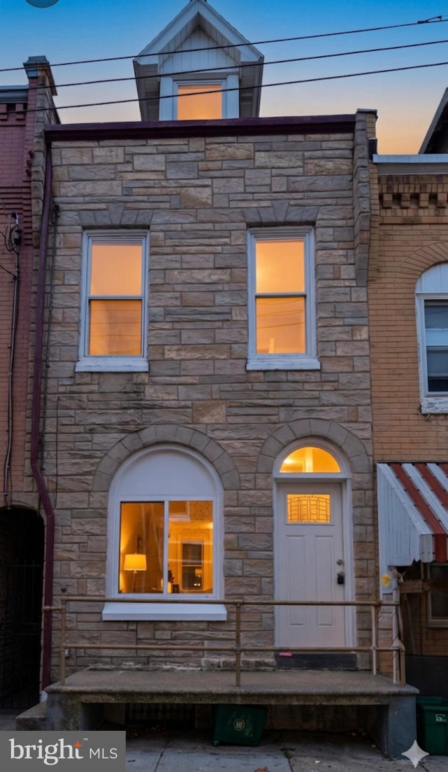 1218 Fidelity Street Reading, PA 19604 - Photo 4 of 32