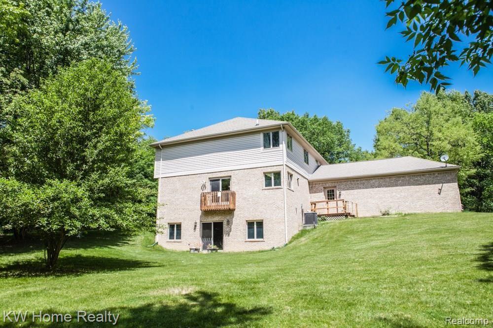 1914 Rochester Road Leonard, MI 48367 - Photo 25 of 25 IMG_7000.jpg