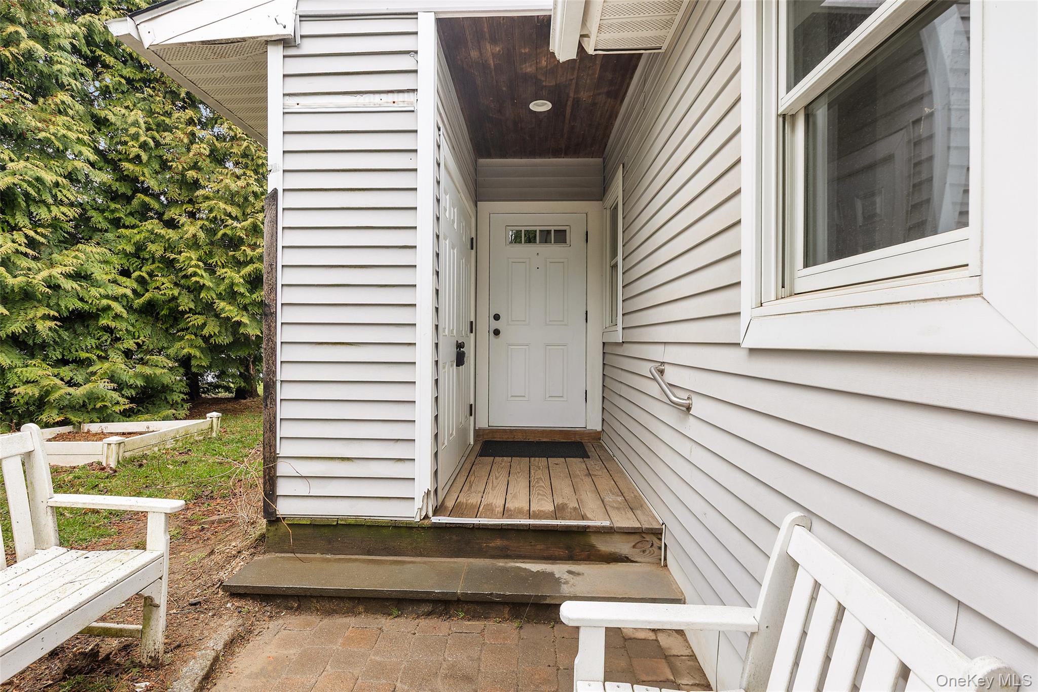 56 Huntville Road Katonah, NY 10536 - Photo 39 of 44 Back Entrance