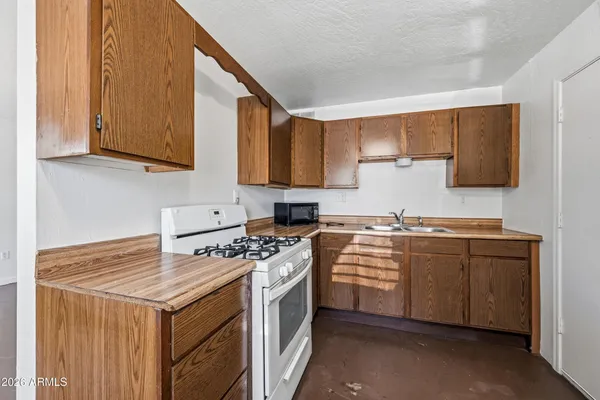 $1,200 | 4326 North 13th Place, Unit B, Phoenix, AZ 85014