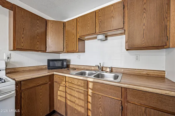 $1,400 | 4326 North 13th Place, Unit B, Phoenix, AZ 85014