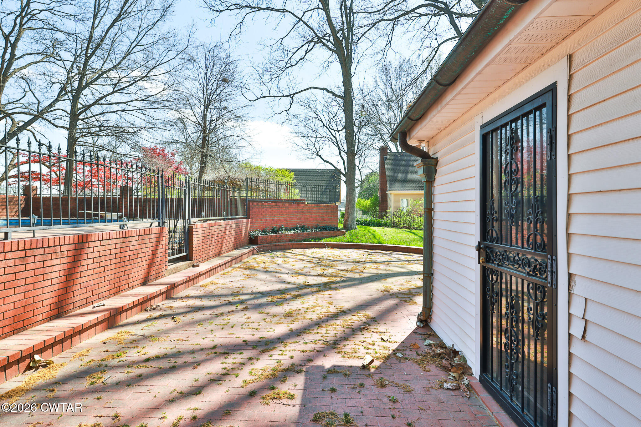 203 North McCombs Street Martin, TN 38237 - Photo 35 of 37 a view of a backyard of the house