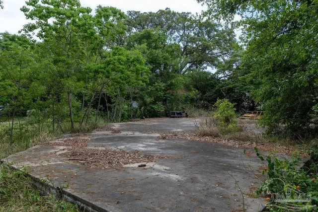 $995,000 | 122 Celeste Place, Pensacola, FL 32507