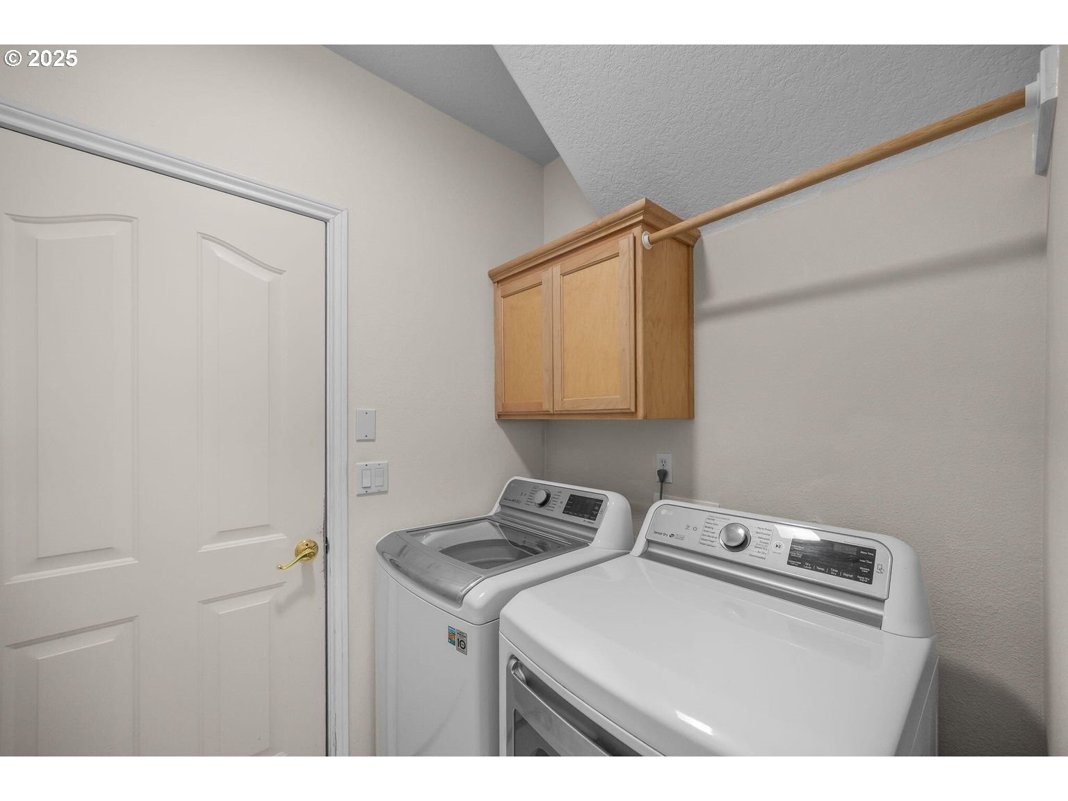 14941 Northwest Wendy Lane Portland, OR 97229 - Photo 25 of 26 a utility room with dryer and washer