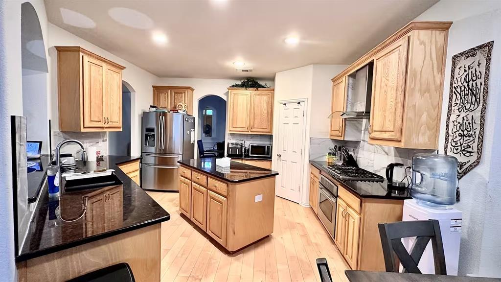 1237 Tioga Drive Irving, TX 75063 - Photo 9 of 15