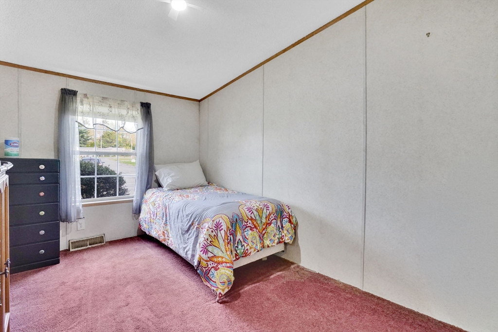 27 Somerset Road Chicopee, MA 01020 - Photo 14 of 33