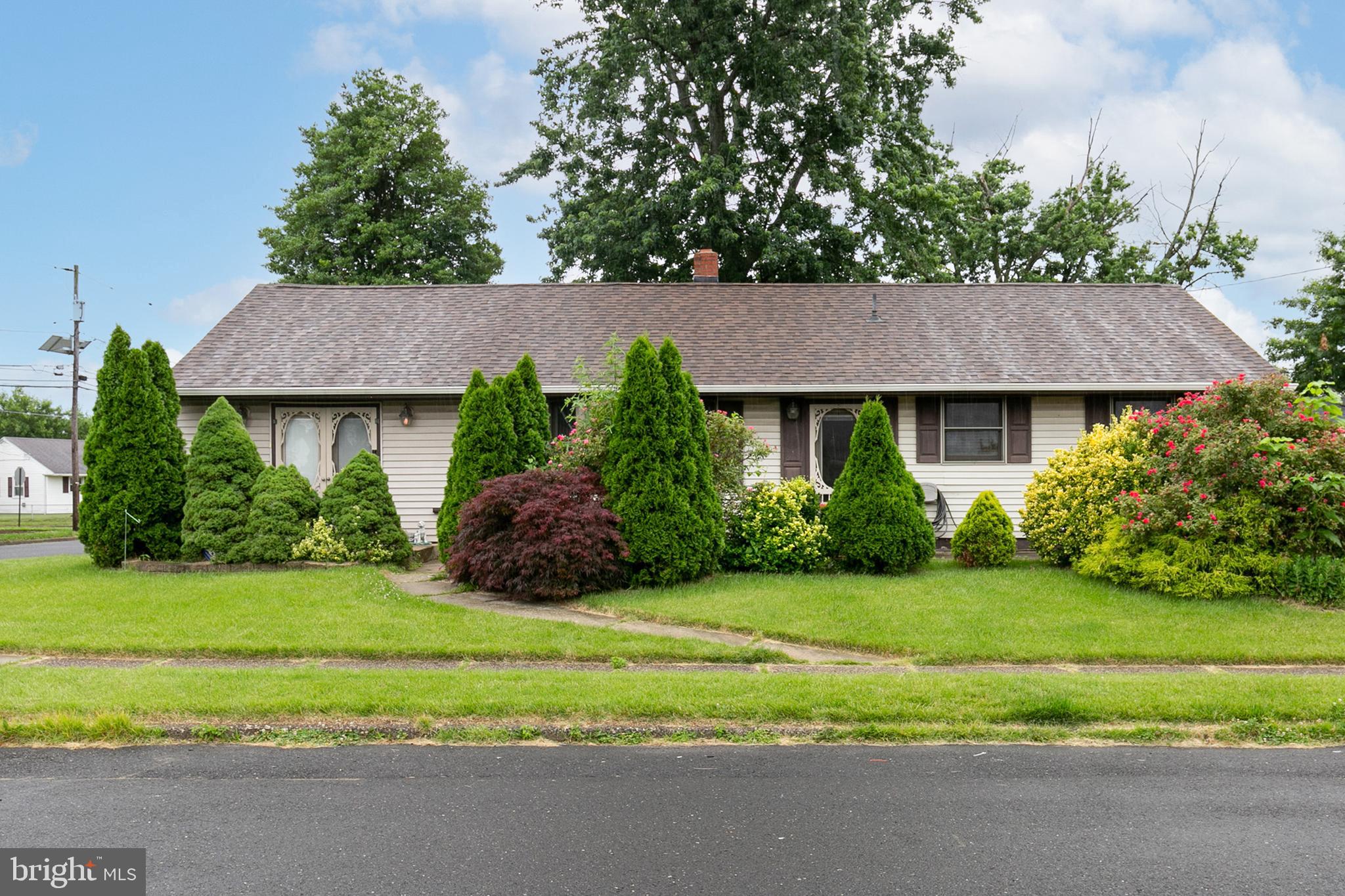 438 Wayne Road Bellmawr, NJ 08031 - Photo 1 of 33