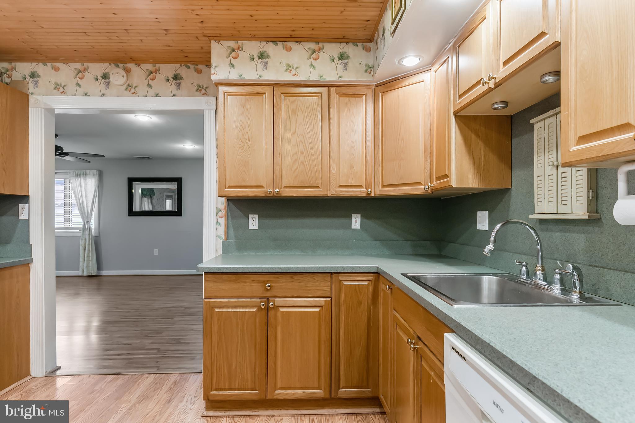 438 Wayne Road Bellmawr, NJ 08031 - Photo 11 of 33