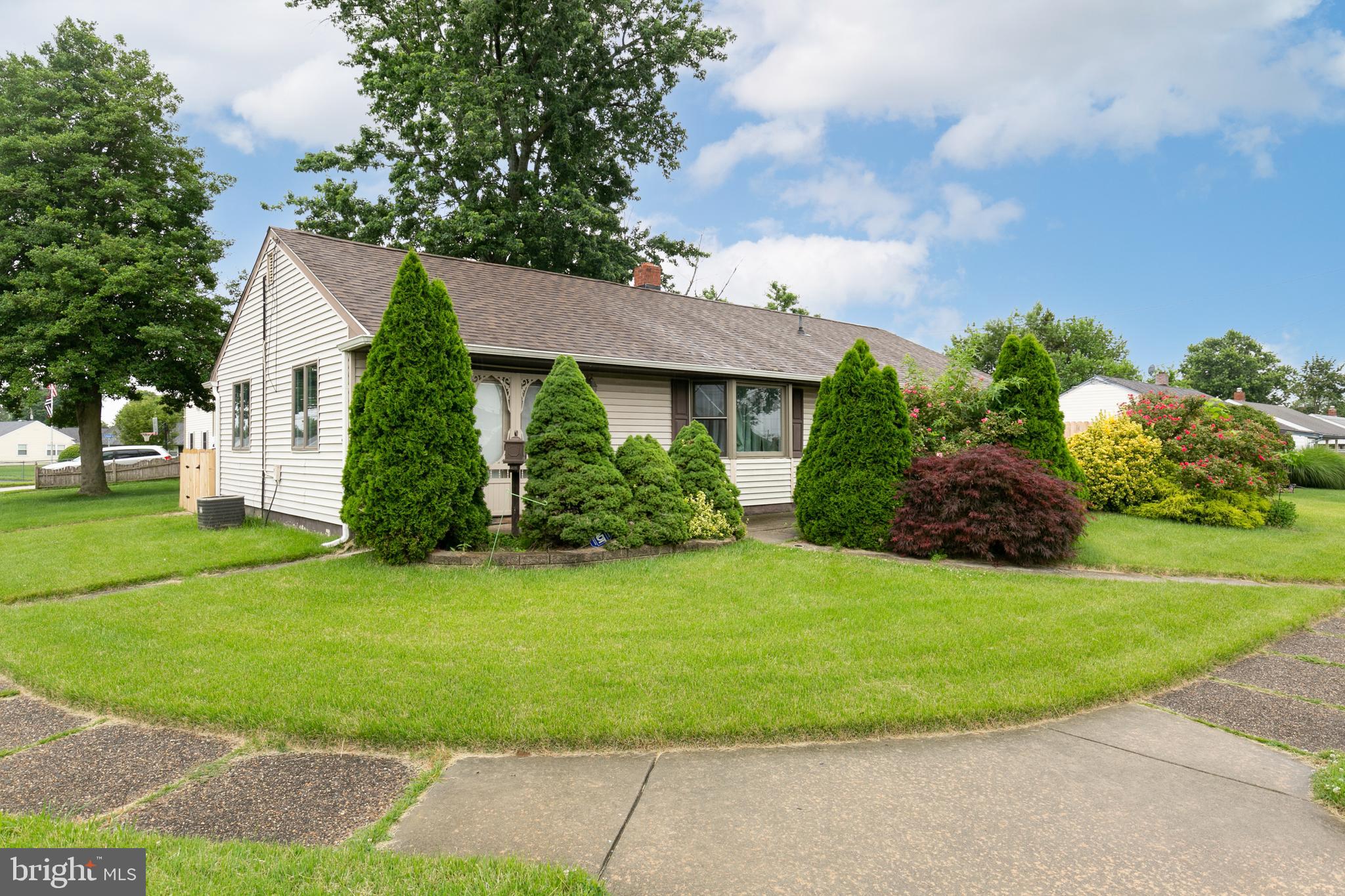 438 Wayne Road Bellmawr, NJ 08031 - Photo 2 of 33