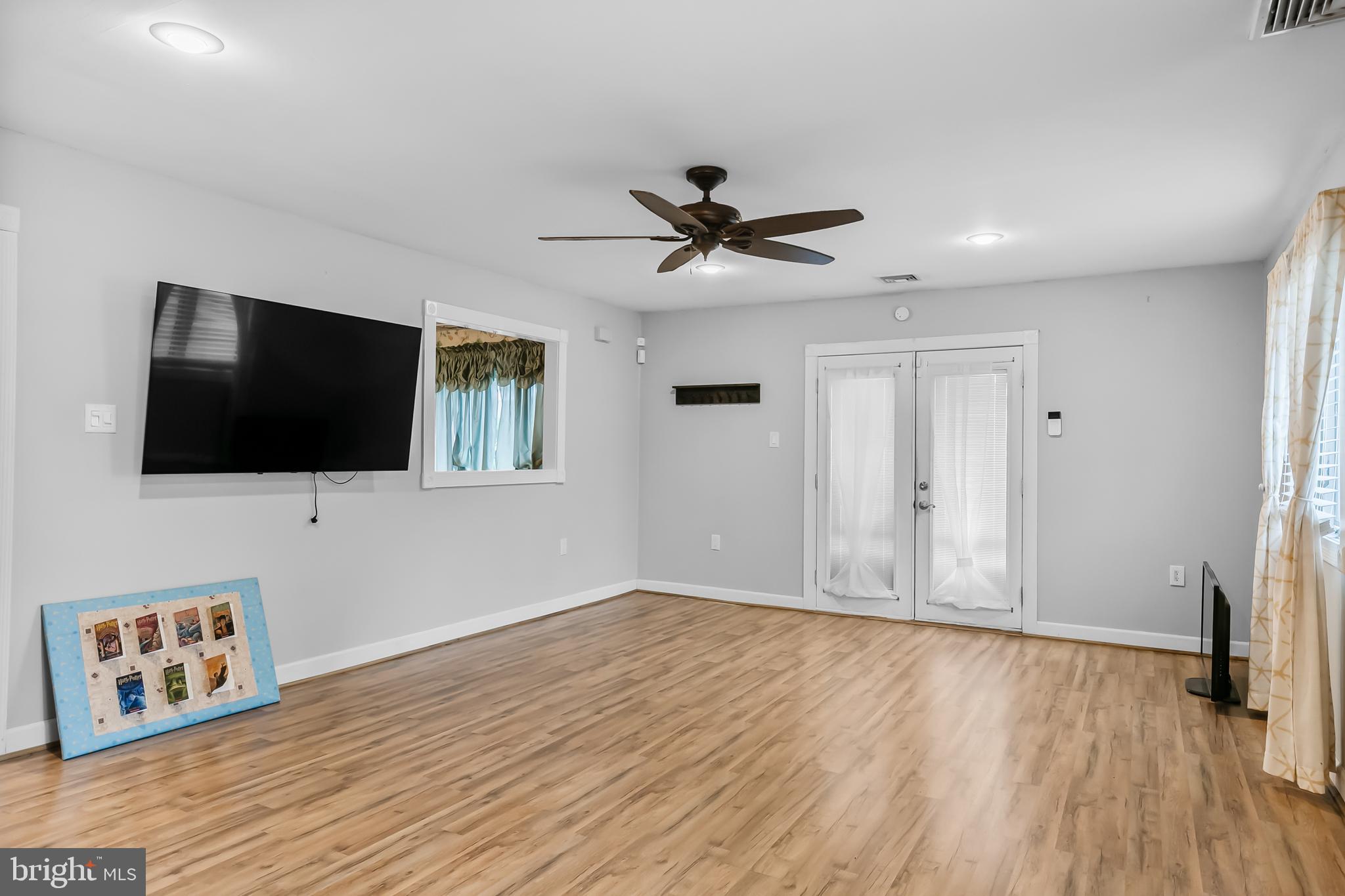 438 Wayne Road Bellmawr, NJ 08031 - Photo 8 of 33