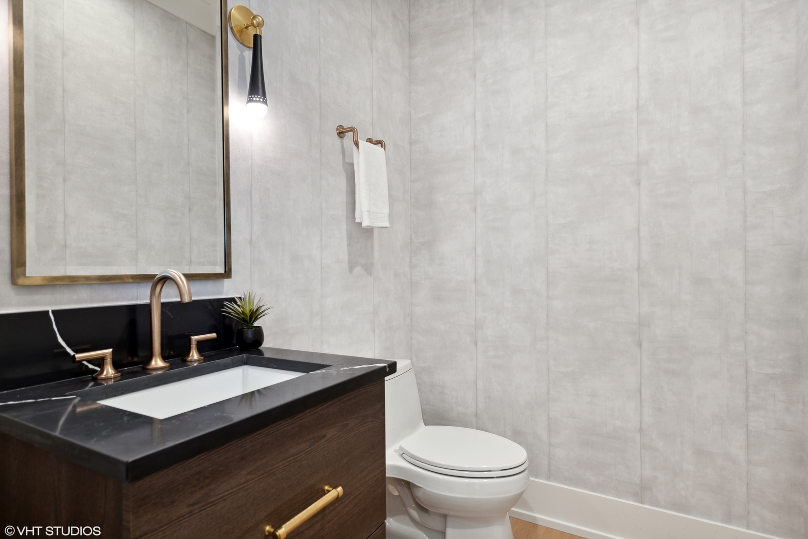 450 North Racine Avenue, Unit 2 Chicago, IL 60642 - Photo 19 of 23