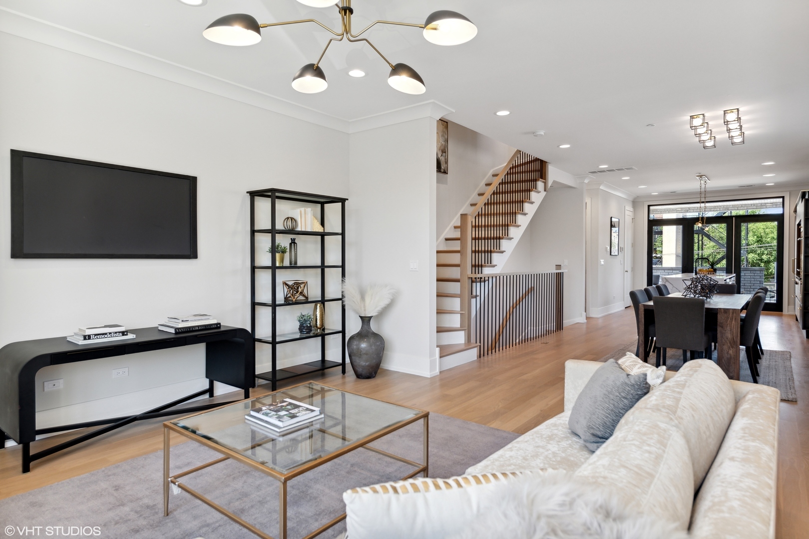 450 North Racine Avenue, Unit 2 Chicago, IL 60642 - Photo 2 of 23